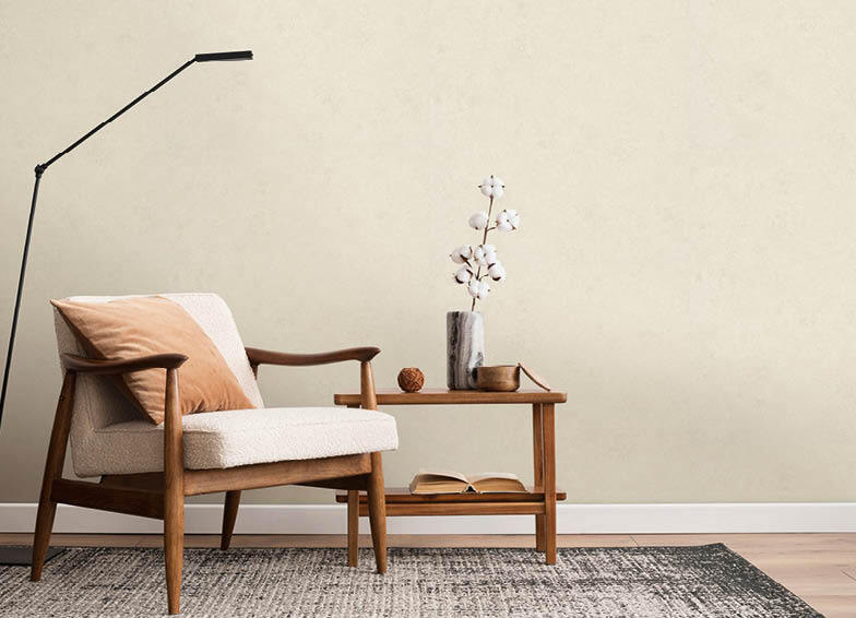 Minimalistisch wohnen: Wohnzimmer mit Tapeten in Braun