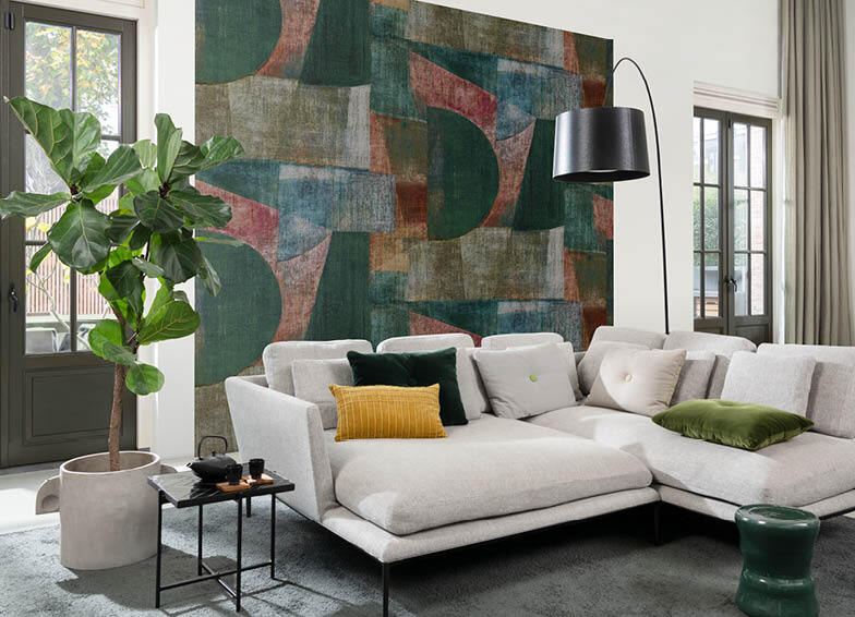 Tapeten-Trends: Wohnzimmer mit Digitaldruck-Tapete mit abstraktem Kunst-Motiv an der Wand